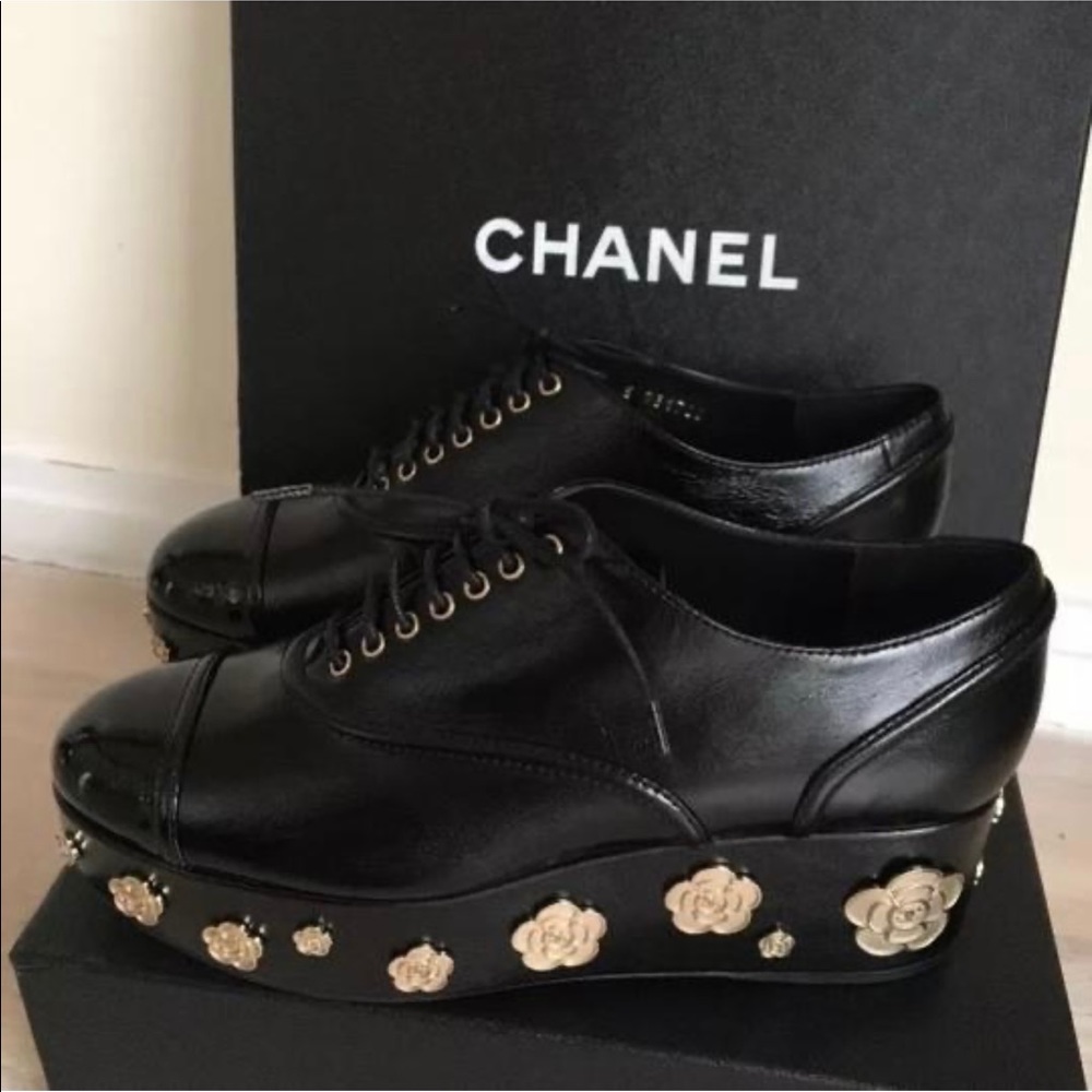Camellia Lace Up Cap Toe Platforms Oxford Wedges
